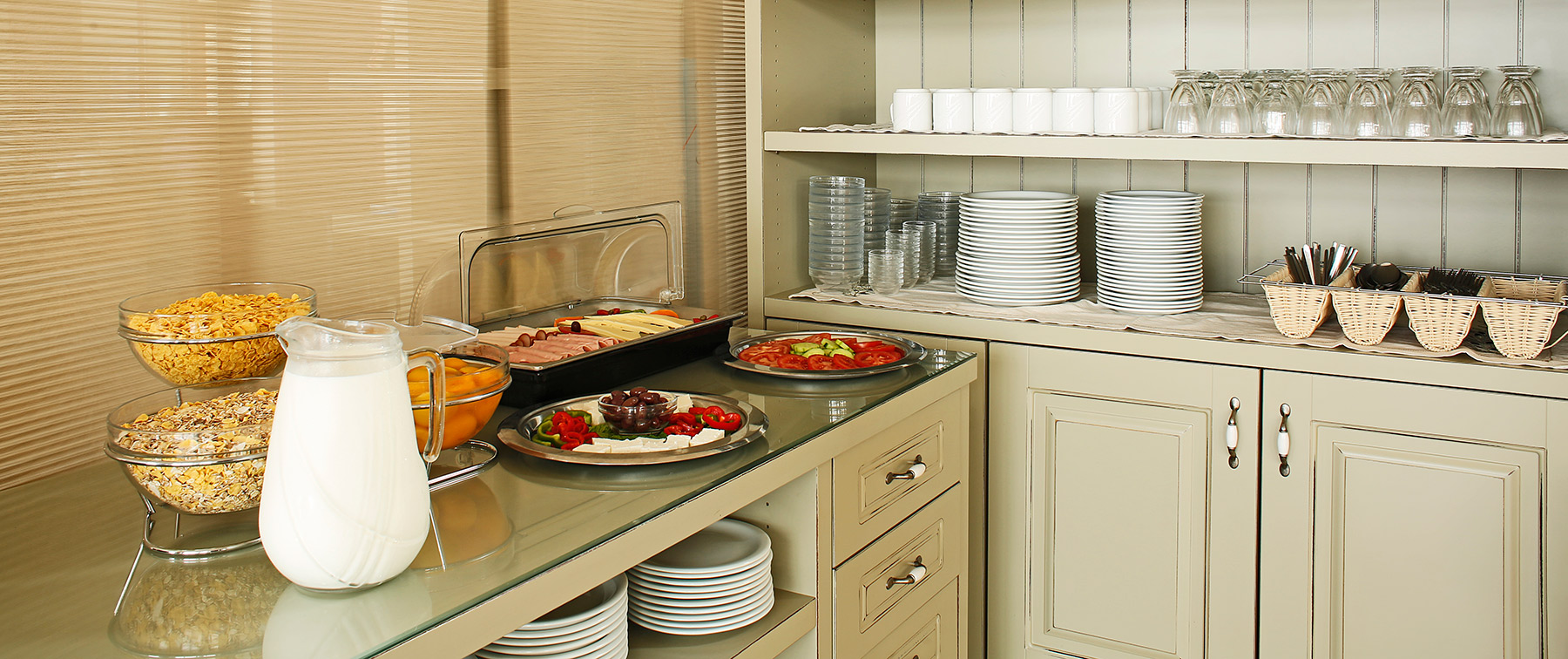 Asteris Hotel Breakfast 01