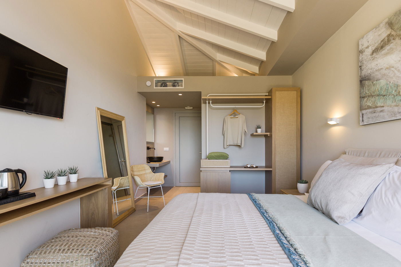 Deluxe Double Room Sea View 03