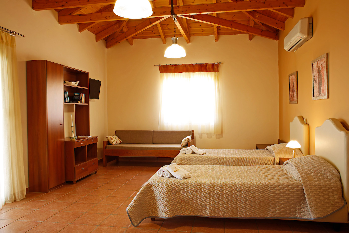 Two room apartment with kitchenette sea view 04