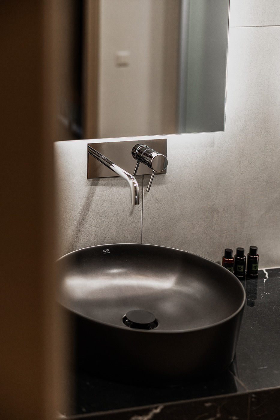 Two room apartment with kitchenette sea view 04