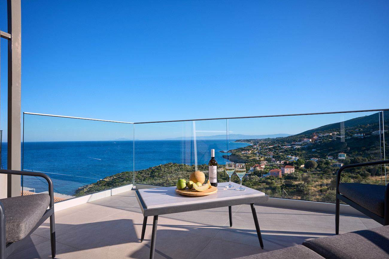 Superior studio with kitchenette sea view 06